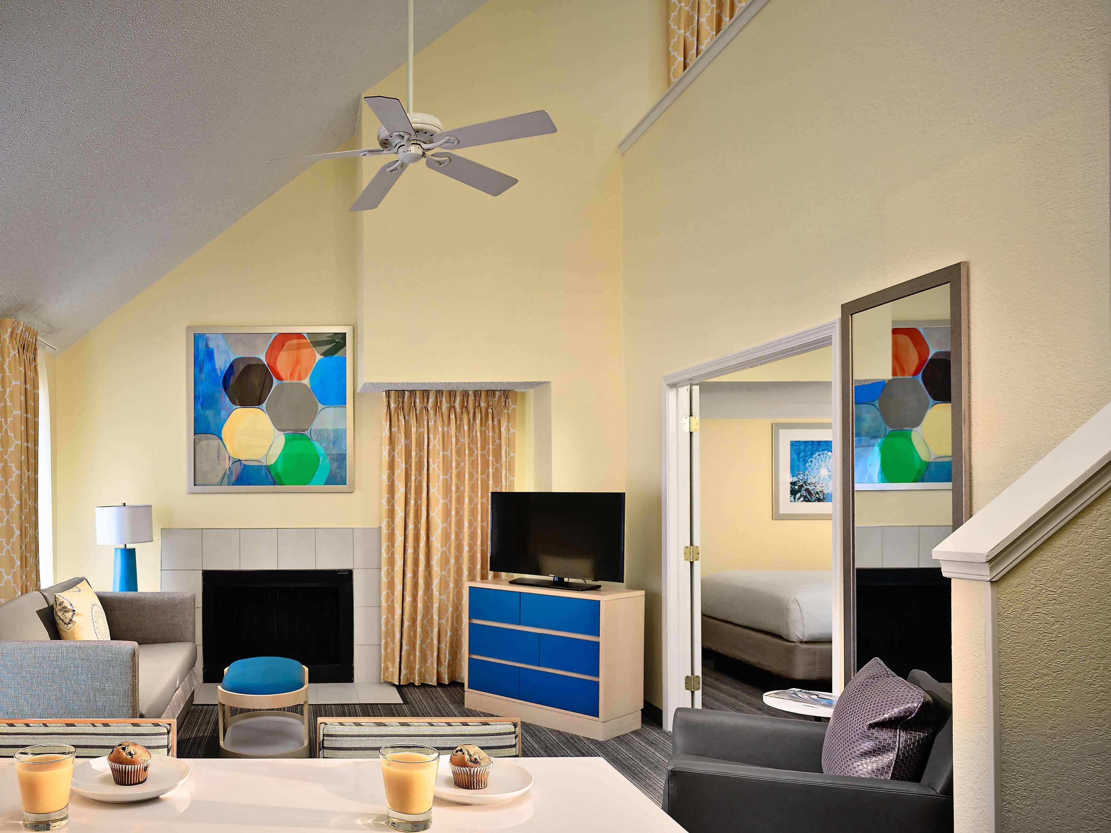 Sonesta Es Suites Берлингтон Экстерьер фото