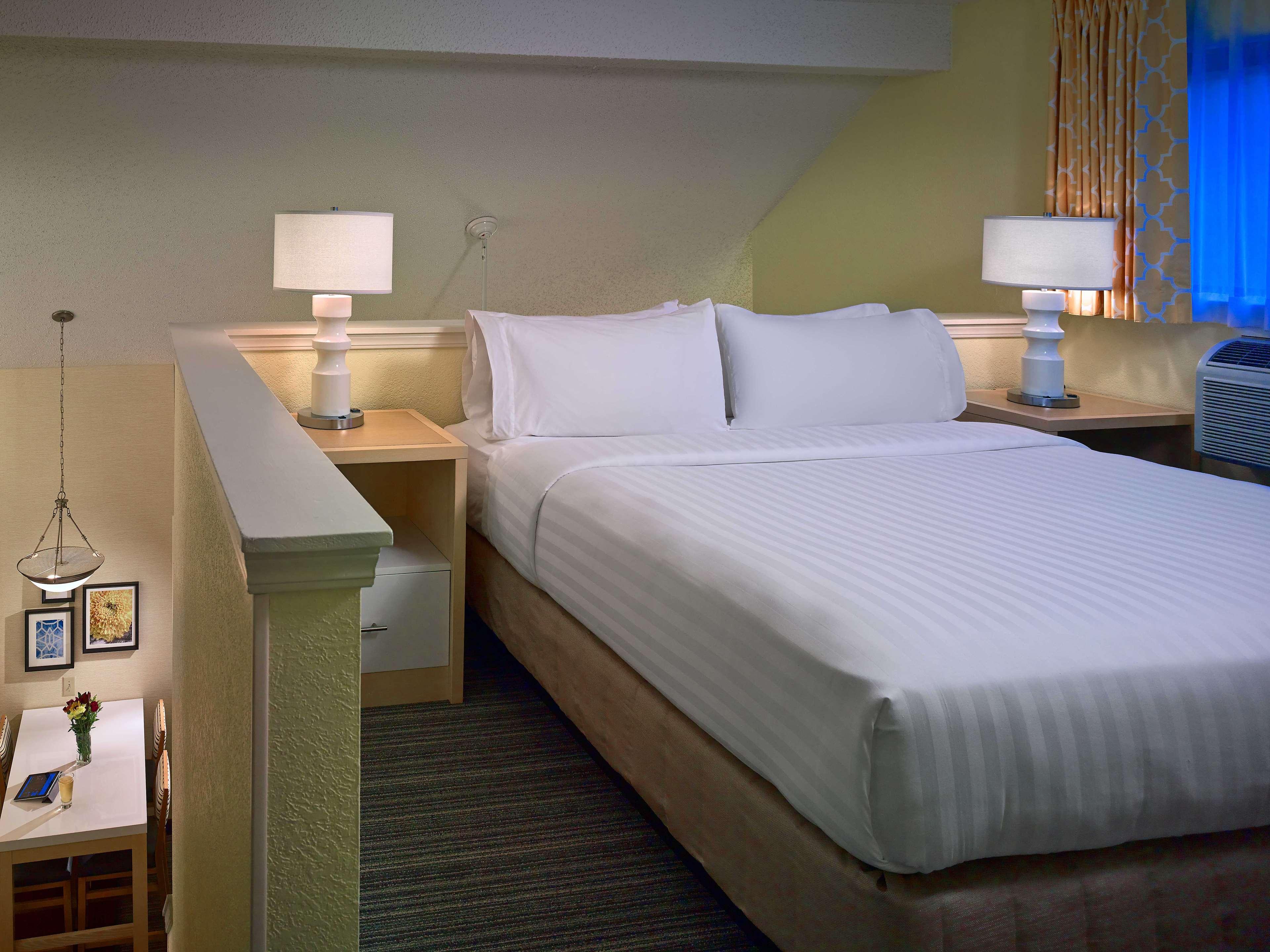Sonesta Es Suites Берлингтон Экстерьер фото